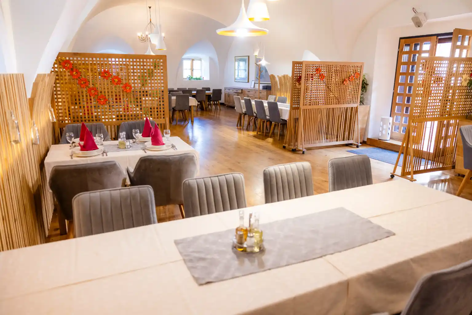 Restoran i pivnica Stari grad - fotografija 4
